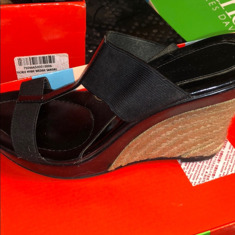 Charles David Tickle wedge Black 7.5